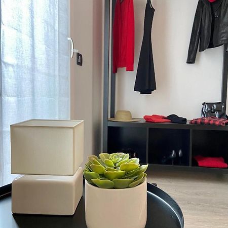 Appartamento Miranda Con Giardino Privato E Pool Luaran gambar