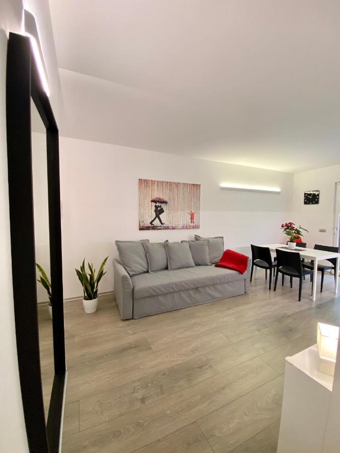 Appartamento Miranda Con Giardino Privato E Pool Luaran gambar