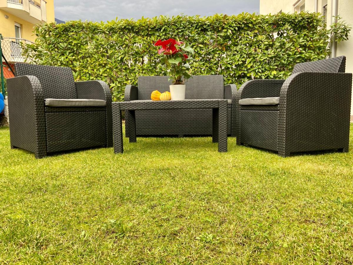Appartamento Miranda Con Giardino Privato E Pool Luaran gambar