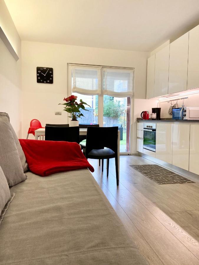 Appartamento Miranda Con Giardino Privato E Pool Luaran gambar